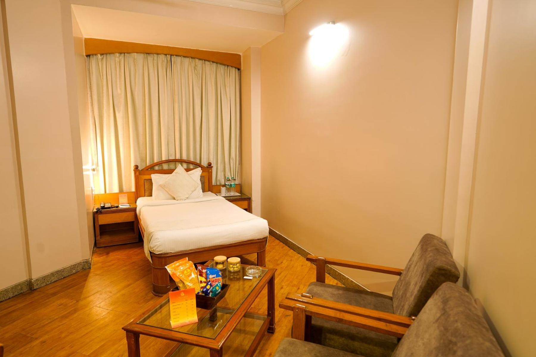 Hotel Mayura Rāipur Kültér fotó
