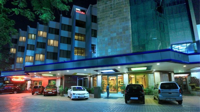 Hotel Mayura Rāipur Kültér fotó